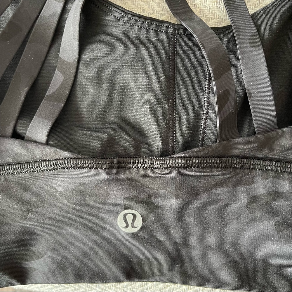 ❌SOLD ❌ Lululemon Free To Be Moved Bra Incognito Camo Multi Grey Size 4 - Picture 5 of 8